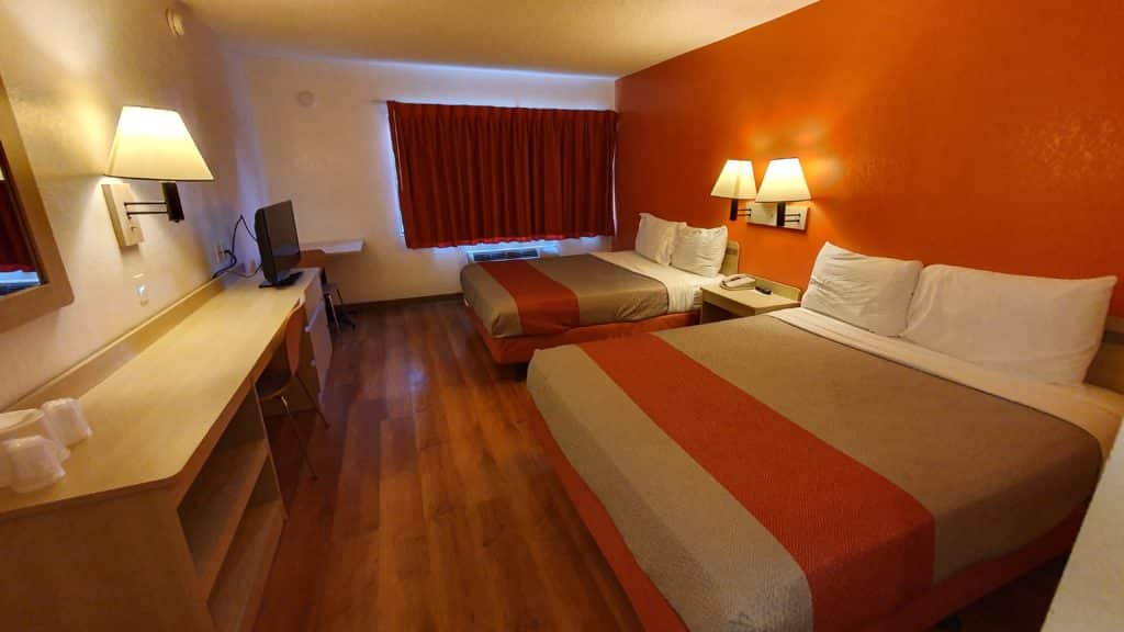 Ubytování v Motel 6 na západním pobřeží USA - San Simeon