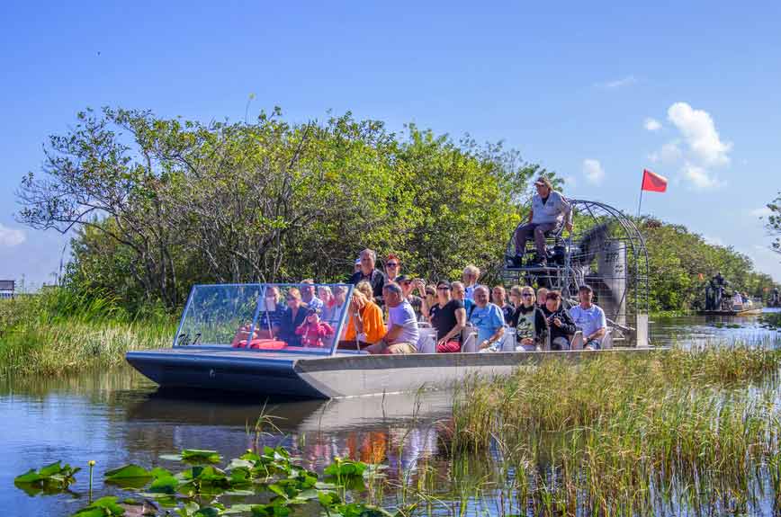 Vrtulová vznášedla airboat na Floridě