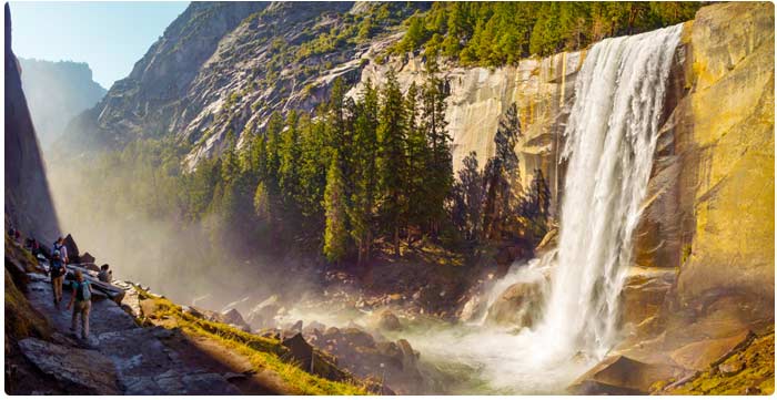 Vernalský vodopád v Yosemite