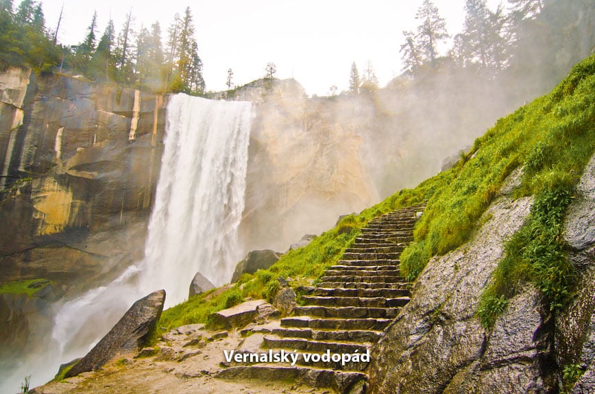 Vernal vodopád Yosemite