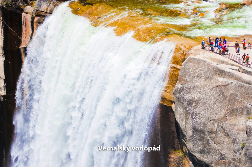 Vernal vodopád Yosemite