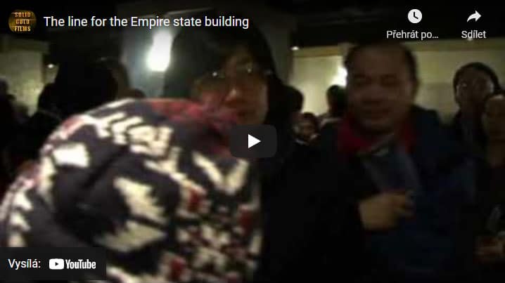fronta u vstupu na Emapire State Building v New Yorku