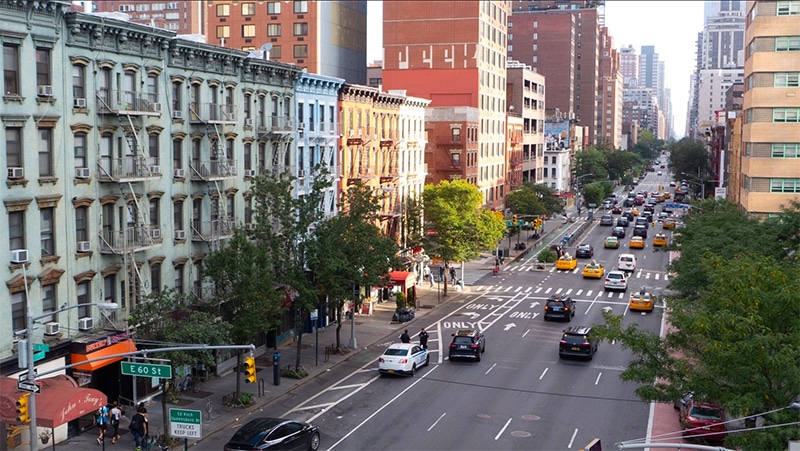 Pohled do ulic New Yorku z lanovky