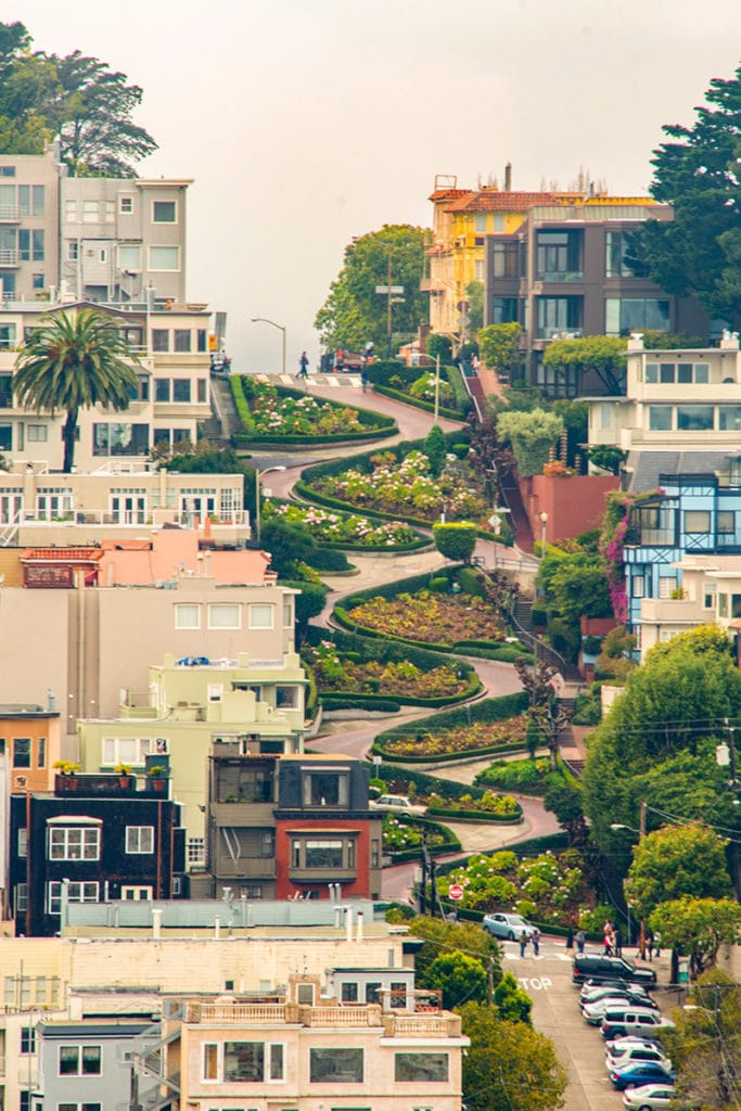 Lombard Street - nejklikatější ulice v San Franciscu