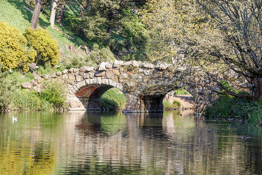 kamenný most Stow Lake Bridge